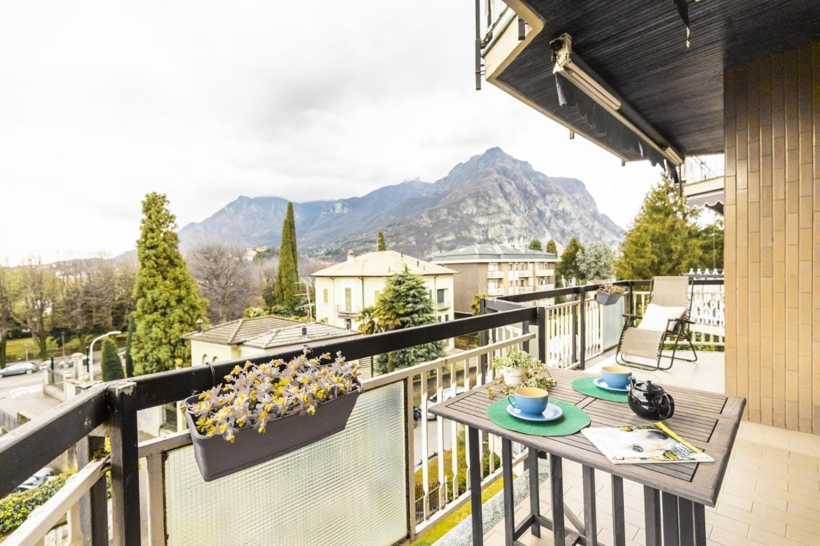 Big Deluxe Apts Italian Style Lake&Terrace Apartment Lecco Luaran gambar