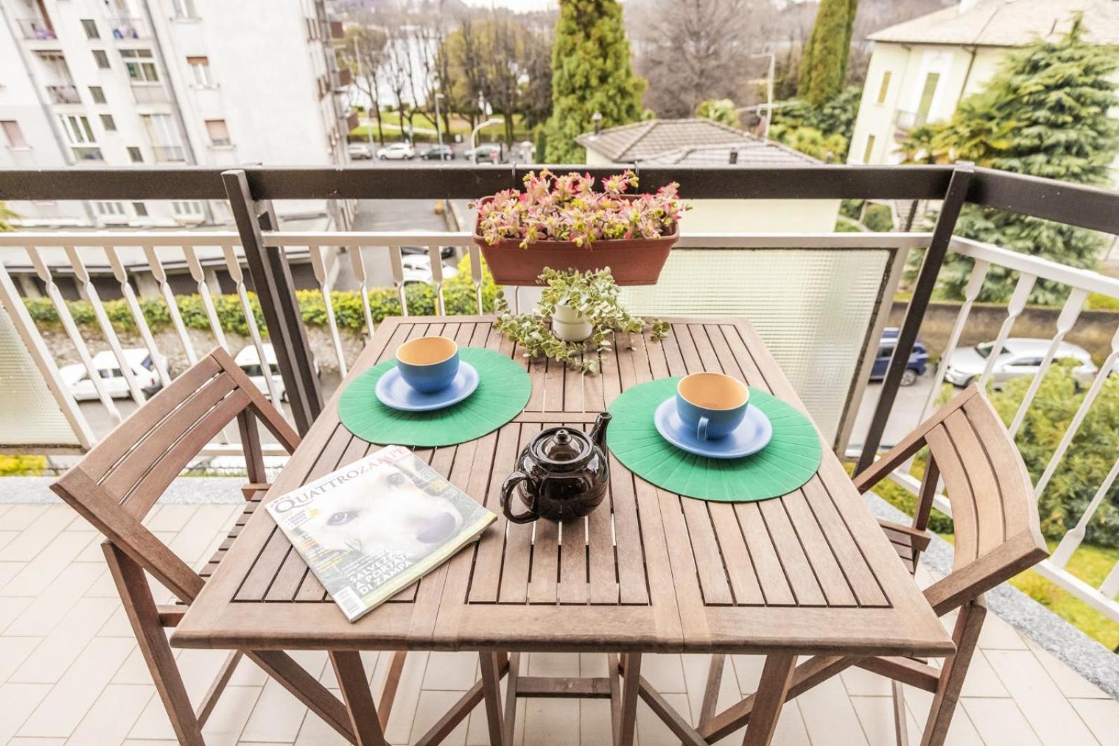 Big Deluxe Apts Italian Style Lake&Terrace Apartment Lecco Luaran gambar